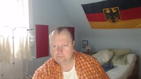 Snapshot of andre124231 chatting on 09-15-25, 02:39 Andre online show from 09-15-25, 02:39