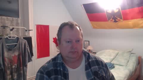 Snapshot of andre124231 chatting on 11-04-25, 05:01 Andre online show from 11-04-25, 05:01