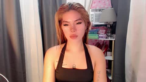 andrea06121998 online show from 02-12-26, 10:54