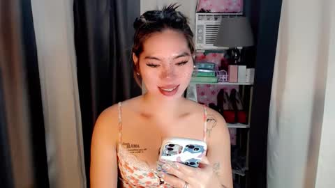 andrea06121998 online show from 04-24-26, 01:46