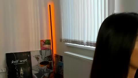 Snapshot of andrea__bass chatting on 05-17-26, 03:41 andrea__bass online show from 05-17-26, 03:41