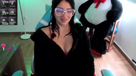 Snapshot of andrea_bonnie chatting on 03-04-25, 02:53 andrea_bonnie online show from 03-04-25, 02:53