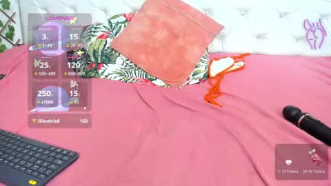 Naomi Andrea Daviss online show from 11-22-25, 02:16