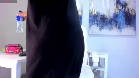 Andrea Zoelins online show from 06-13-26, 02:37