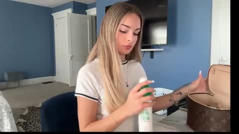 Andrea Elizabeth online show from 09-22-25, 02:30