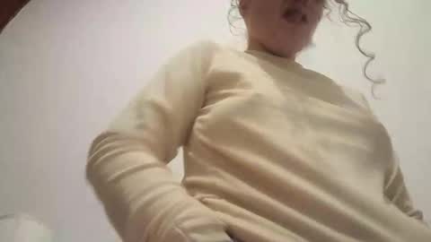 Snapshot of andreamartinssean2018 chatting on 06-10-26, 06:45 andreamartinssean2018 online show from 06-10-26, 06:45