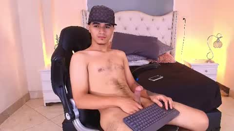 Snapshot of andreao_pirlo chatting on 07-28-26, 03:54 Andreao online show from 07-28-26, 03:54