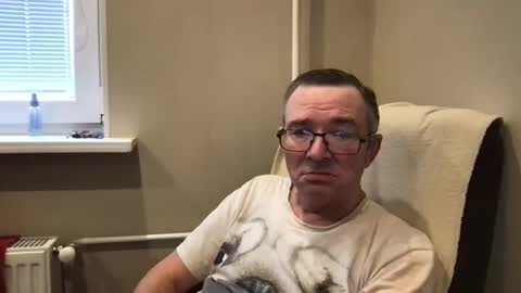 Snapshot of andreass60 chatting on 02-04-25, 07:51 andreass60 online show from 02-04-25, 07:51