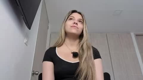 andreau 19 online show from 04-26-26, 02:26