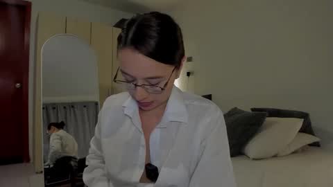 Snapshot of andreawine89 chatting on 11-03-25, 11:04 Andrea see you soon 20 january 300 pm GMT 5 online show from 11-03-25, 11:04