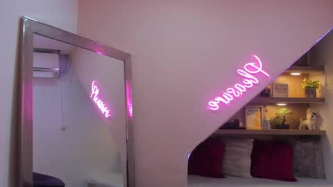 Snapshot of andrecastaneda chatting on 11-15-25, 11:29 Andre Castaneda online show from 11-15-25, 11:29