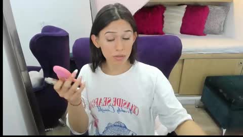 Snapshot of andrecastaneda chatting on 11-18-25, 07:51 Andre Castaneda online show from 11-18-25, 07:51