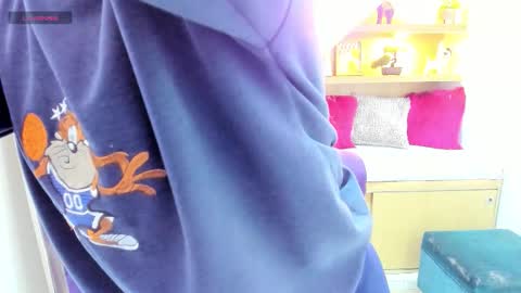 Snapshot of andrecastaneda chatting on 11-26-25, 11:44 Andre Castaneda online show from 11-26-25, 11:44