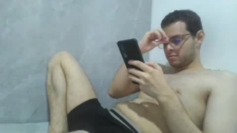 Snapshot of andres129494 chatting on 05-08-26, 01:22 andres129494 online show from 05-08-26, 01:22
