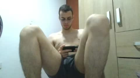 Snapshot of andres129494 chatting on 06-10-26, 02:01 andres129494 online show from 06-10-26, 02:01