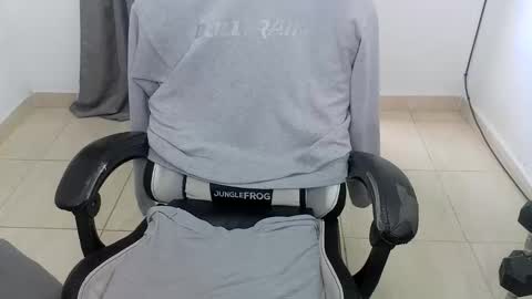 andres180950734 online show from 04-24-26, 03:58