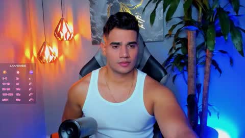 Snapshot of andresfiit chatting on 10-26-25, 06:41 Andres online show from 10-26-25, 06:41
