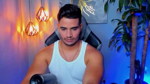Snapshot of andresfiit chatting on 11-02-25, 02:25 Andres online show from 11-02-25, 02:25