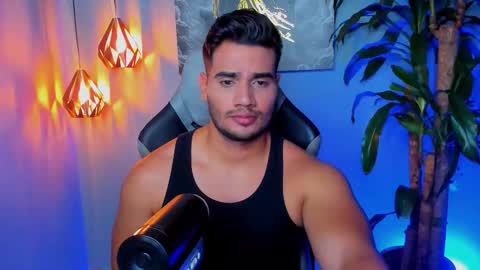 Snapshot of andresfiit chatting on 11-23-25, 04:01 Andres online show from 11-23-25, 04:01