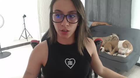 Isa  --------- online show from 09-17-25, 01:18