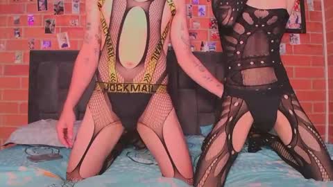 Snapshot of andresm021 chatting on 11-12-25, 08:04 andres online show from 11-12-25, 08:04