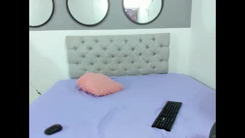 Sophie online show from 02-08-26, 01:31