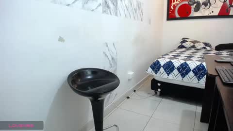 Snapshot of andressdean chatting on 12-17-24, 06:31 Andres Dean online show from 12-17-24, 06:31