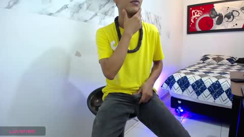 Snapshot of andressdean chatting on 12-21-24, 03:36 Andres Dean online show from 12-21-24, 03:36