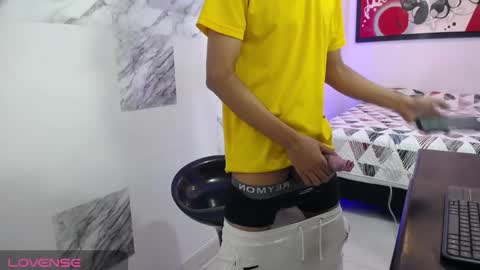 Snapshot of andressdean chatting on 01-18-25, 12:57 Andres Dean online show from 01-18-25, 12:57