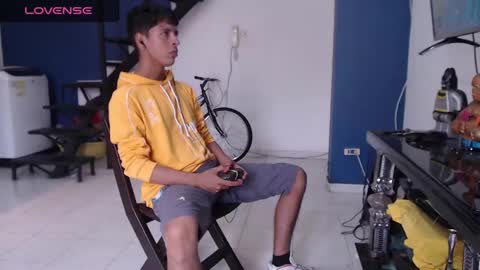 Snapshot of andressdean chatting on 01-25-25, 05:30 Andres Dean online show from 01-25-25, 05:30