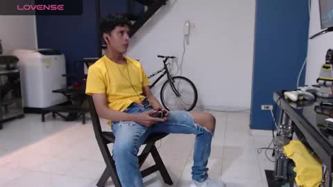 Snapshot of andressdean chatting on 01-29-25, 10:32 Andres Dean online show from 01-29-25, 10:32