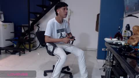 Snapshot of andressdean chatting on 09-27-25, 04:50 Andres Dean online show from 09-27-25, 04:50