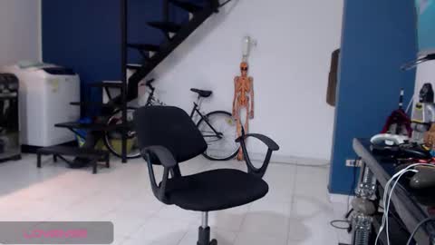 Snapshot of andressdean chatting on 09-27-25, 11:21 Andres Dean online show from 09-27-25, 11:21