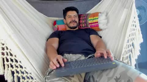 Snapshot of andressmith__ chatting on 05-14-26, 03:02 Andres online show from 05-14-26, 03:02