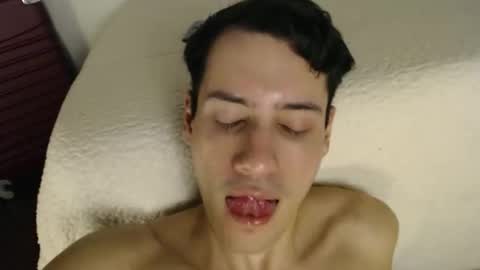 Snapshot of andrestorres0 chatting on 06-02-26, 06:04 Andres Torres online show from 06-02-26, 06:04