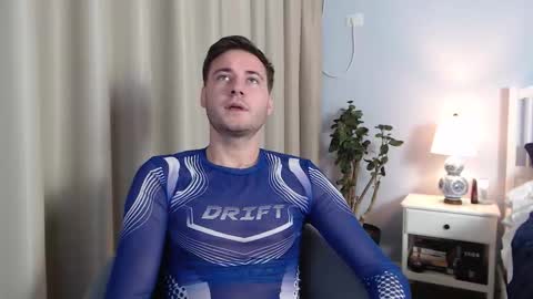 Snapshot of andrew2305 chatting on 09-26-25, 04:55 Justin Andrew online show from 09-26-25, 04:55