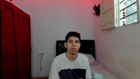 andrew_2811 online show from 03-01-26, 03:47