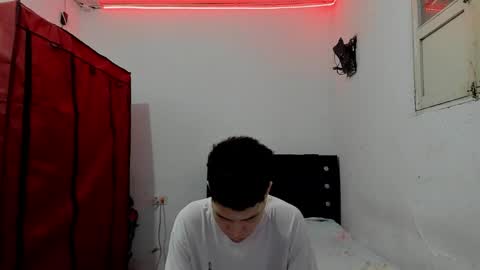 andrew_2811 online show from 04-14-26, 10:54