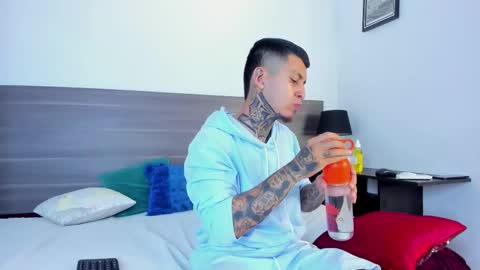 Snapshot of andrew_sanders69 chatting on 11-09-25, 03:05 andrew_sanders69 online show from 11-09-25, 03:05