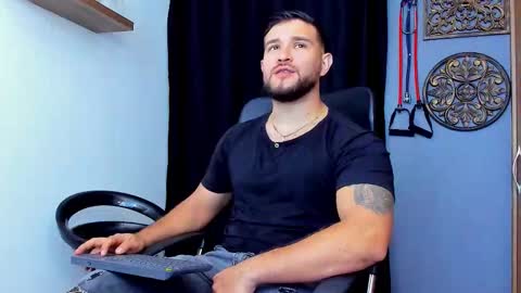 Andrew Diaz online show from 01-12-26, 09:03