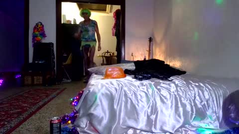 andrewgennie online show from 12-15-25, 06:17