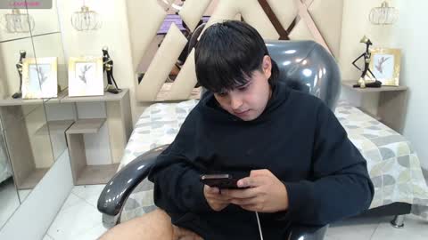 ANDREW online show from 01-06-25, 04:55