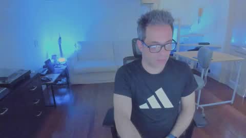 Snapshot of andy0pandi chatting on 11-12-25, 03:01 Andrew online show from 11-12-25, 03:01