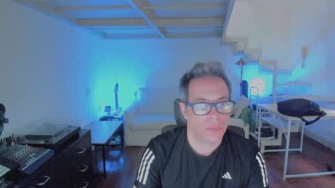 Snapshot of andy0pandi chatting on 11-27-25, 06:32 Andrew online show from 11-27-25, 06:32