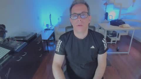 Snapshot of andy0pandi chatting on 11-28-25, 07:38 Andrew online show from 11-28-25, 07:38