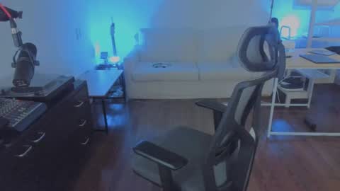 Snapshot of andy0pandi chatting on 11-29-25, 07:44 Andrew online show from 11-29-25, 07:44