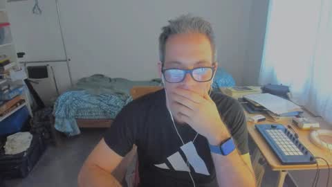 Snapshot of andy0pandi chatting on 01-07-26, 11:01 Andrew online show from 01-07-26, 11:01