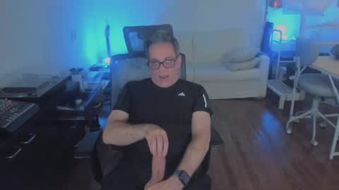 Snapshot of andy0pandi chatting on 02-11-26, 08:25 Andrew online show from 02-11-26, 08:25