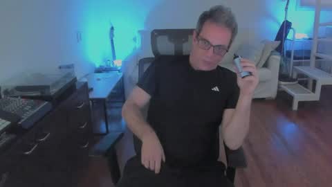 Snapshot of andy0pandi chatting on 04-12-26, 05:29 Andrew online show from 04-12-26, 05:29