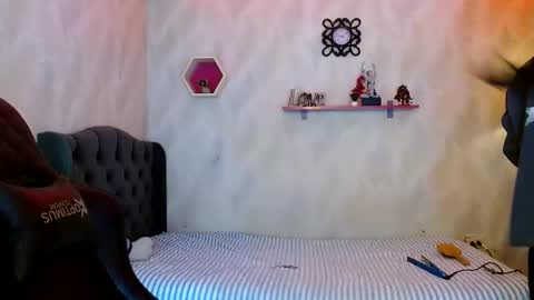 Snapshot of andy_bell_x chatting on 10-26-25, 02:39 ANDY online show from 10-26-25, 02:39